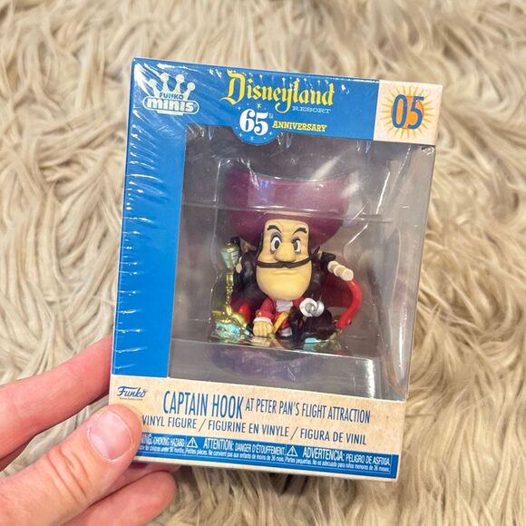 Funko Minis Captain Hook – Disneyland 65th Anniversary #05 (New & Sealed) - Picture 2 of 6